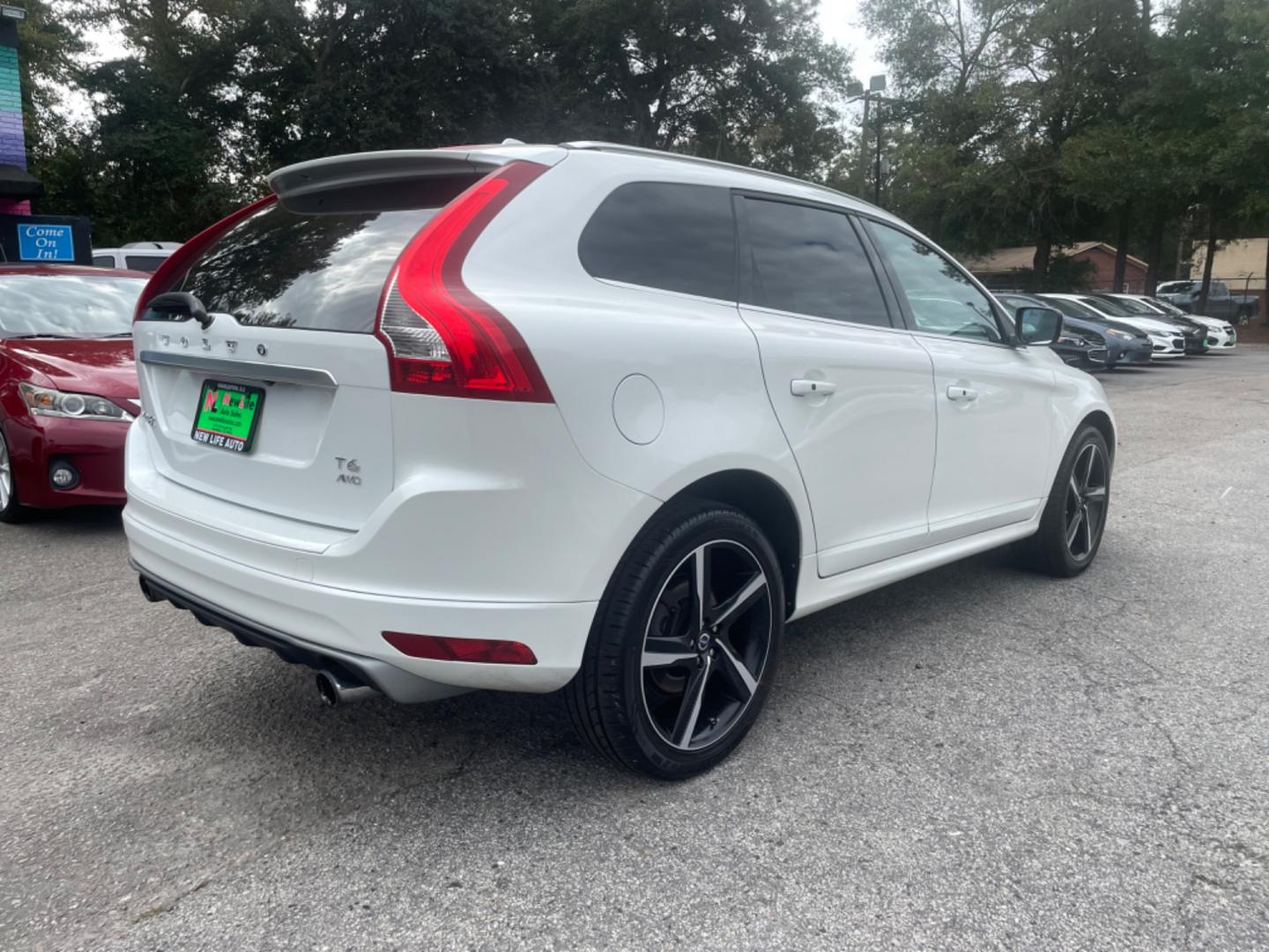 2015 WHITE VOLVO XC60 T6 R-DESIGN PREMIER PLUS (YV4902RG6F2) with an 3.0L engine, Automatic transmission, located at 5103 Dorchester Rd., Charleston, SC, 29418-5607, (843) 767-1122, 36.245171, -115.228050 - Photo#6